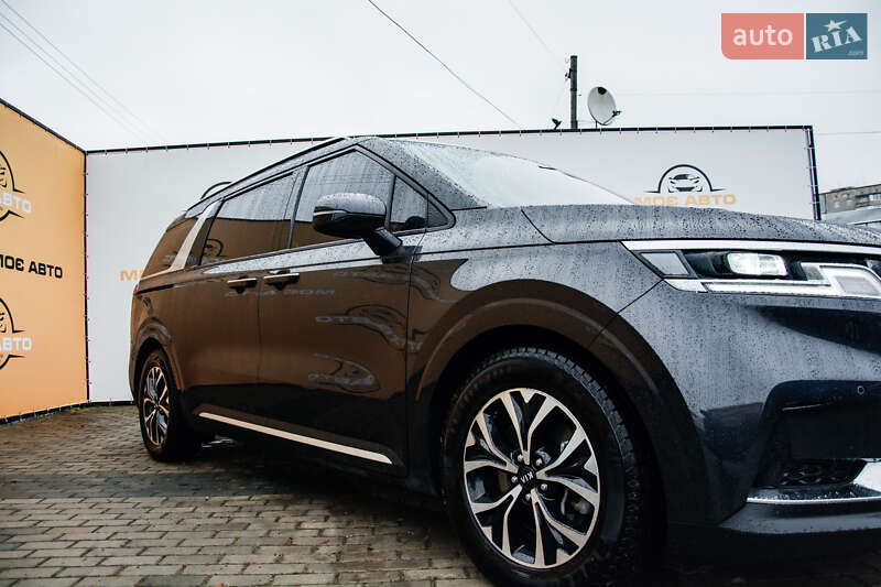 Минивэн Kia Carnival 2021 в Ровно