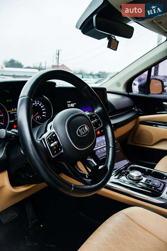 Минивэн Kia Carnival 2021 в Ровно