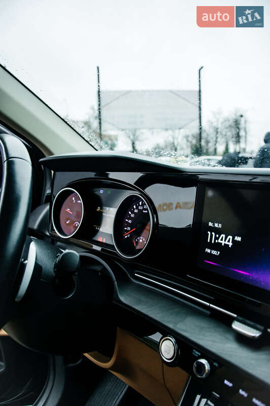 Минивэн Kia Carnival 2021 в Ровно
