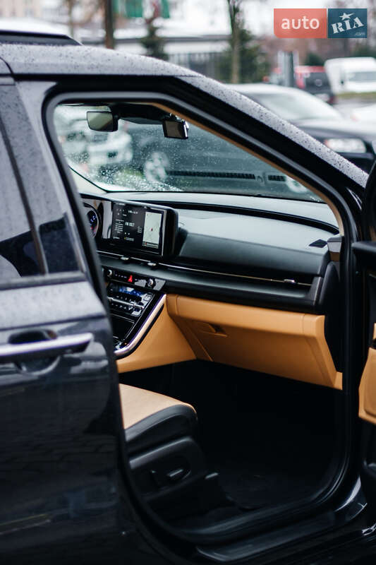 Минивэн Kia Carnival 2021 в Ровно