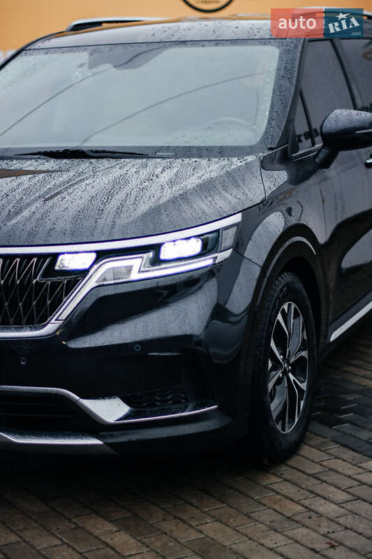 Минивэн Kia Carnival 2021 в Ровно