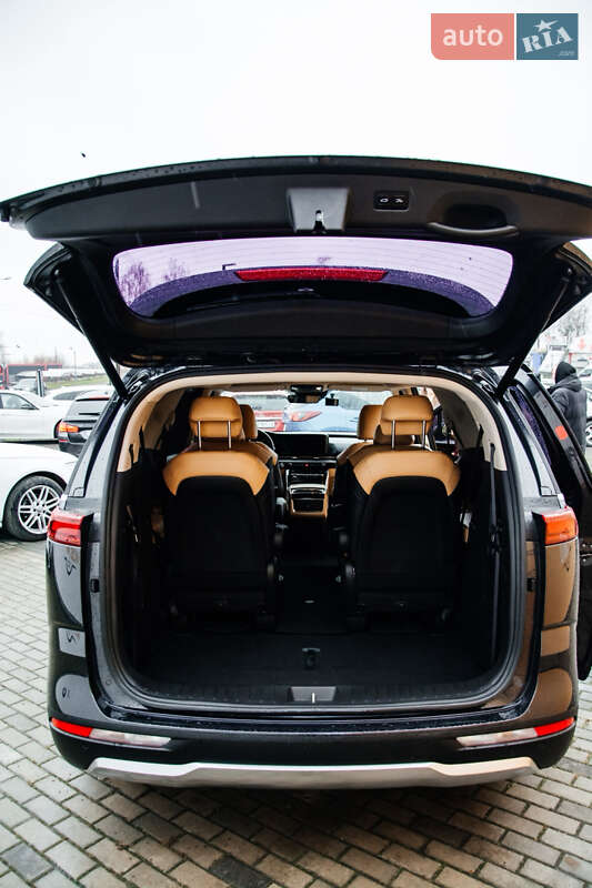 Минивэн Kia Carnival 2021 в Ровно