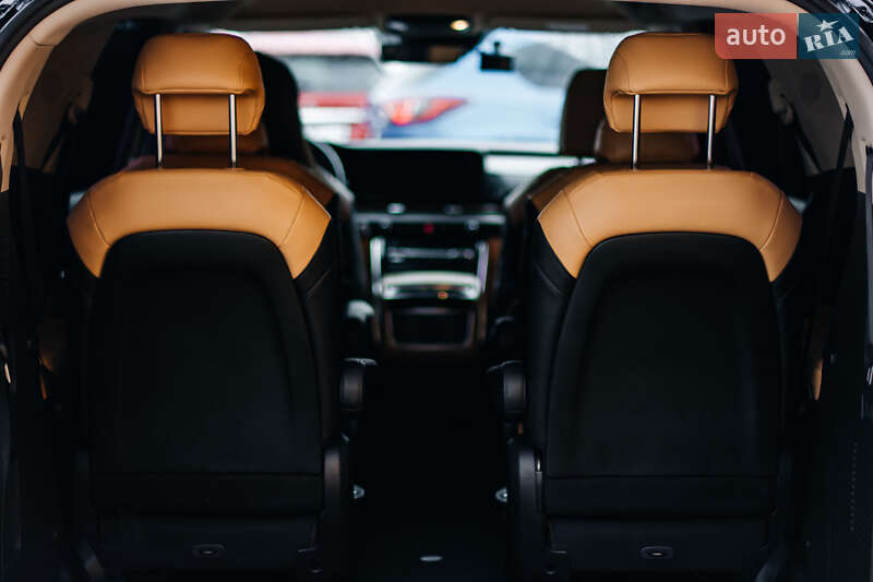 Минивэн Kia Carnival 2021 в Ровно