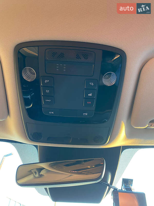 Минивэн Kia Carnival 2021 в Ровно