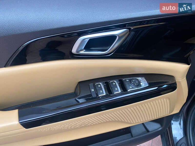 Минивэн Kia Carnival 2021 в Ровно