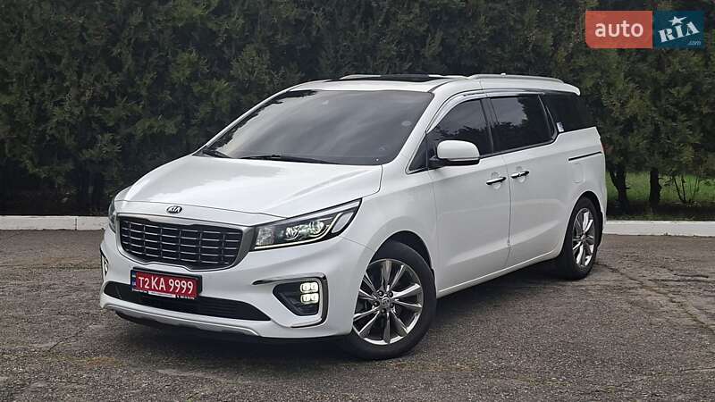 Минивэн Kia Carnival 2019 в Киеве