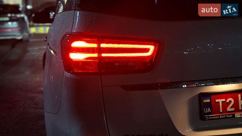 Минивэн Kia Carnival 2019 в Киеве
