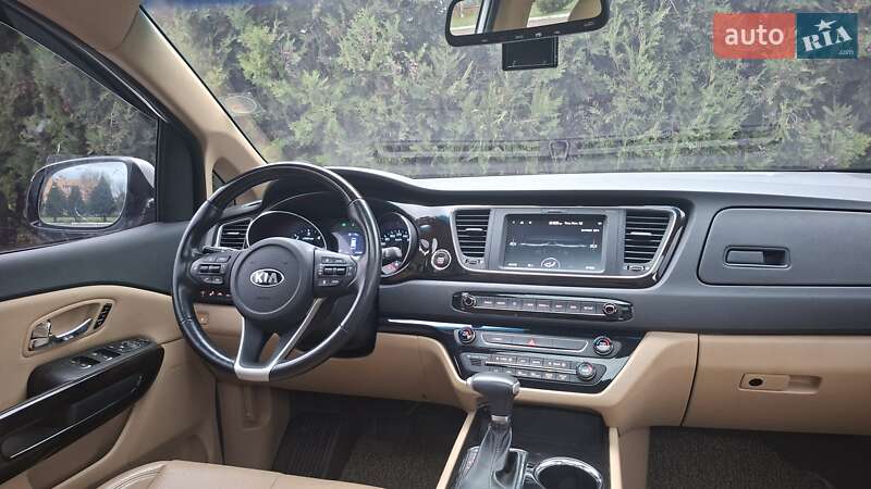 Минивэн Kia Carnival 2019 в Киеве