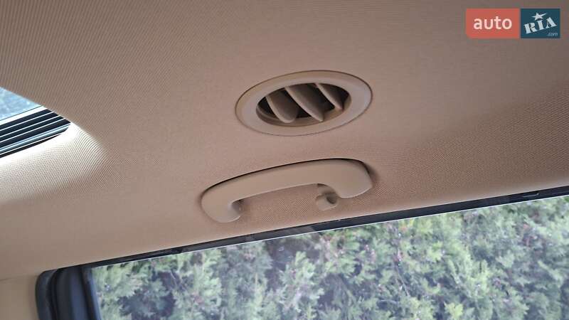 Минивэн Kia Carnival 2019 в Киеве