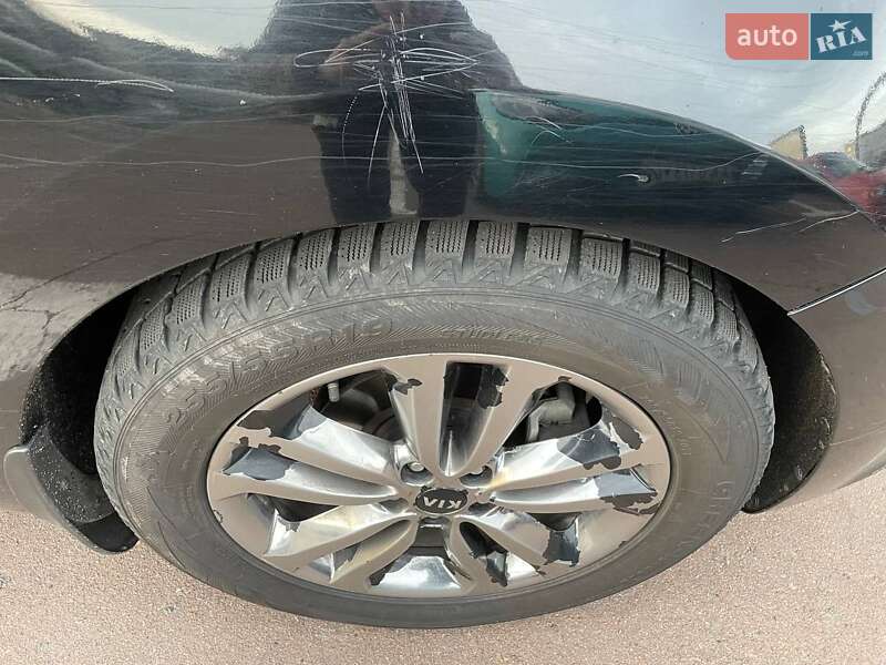 Минивэн Kia Carnival 2014 в Киеве