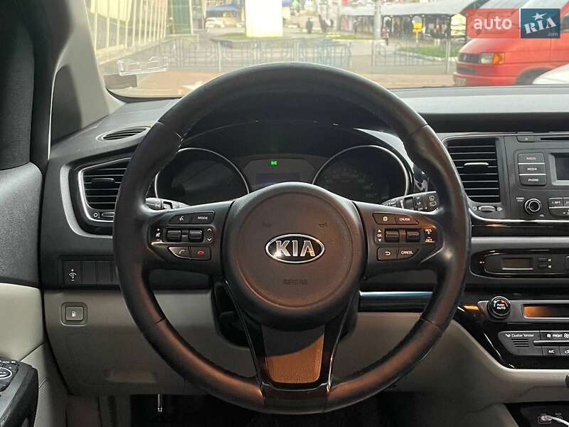 Минивэн Kia Carnival 2014 в Киеве