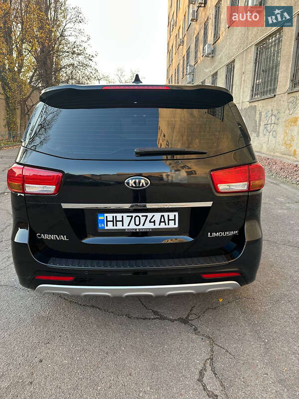 Минивэн Kia Carnival 2017 в Одессе