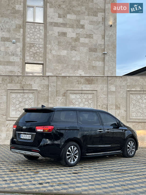 Минивэн Kia Carnival 2017 в Одессе