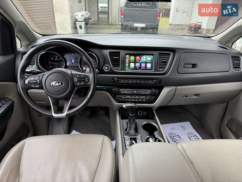 Минивэн Kia Carnival 2018 в Тернополе