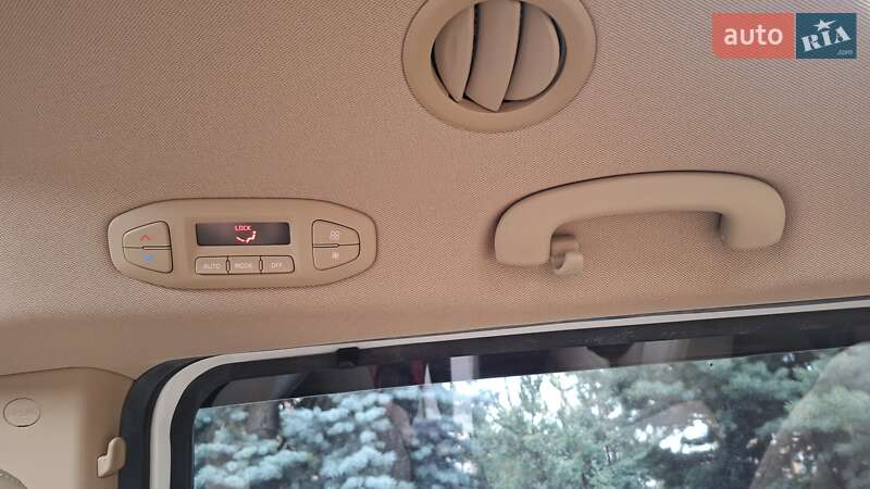 Минивэн Kia Carnival 2019 в Киеве