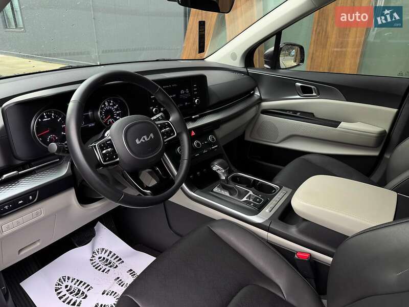 Минивэн Kia Carnival 2023 в Луцке