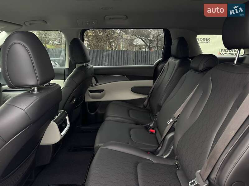 Минивэн Kia Carnival 2023 в Луцке