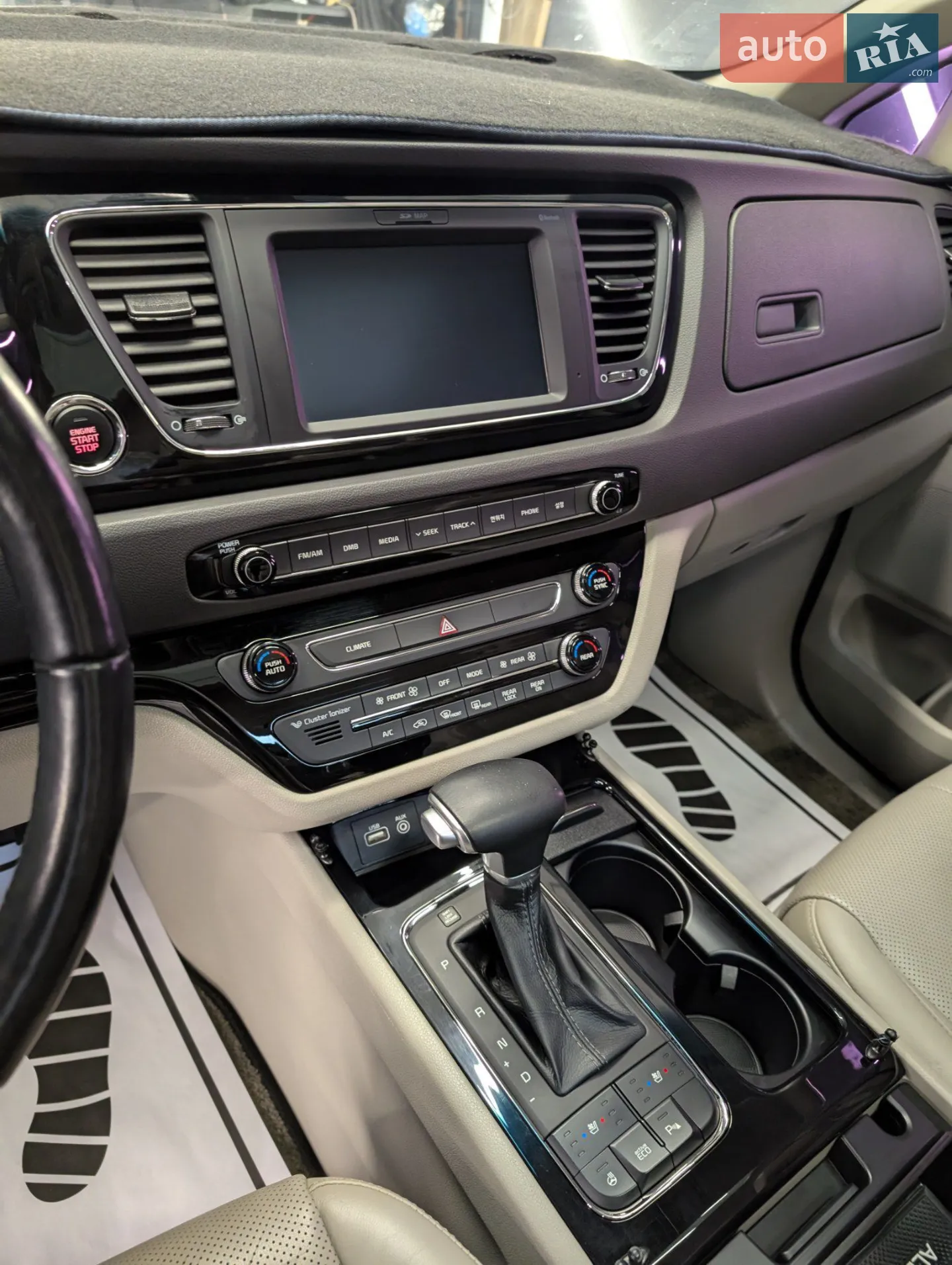 2017 Kia Carnival - мініатюра 20
