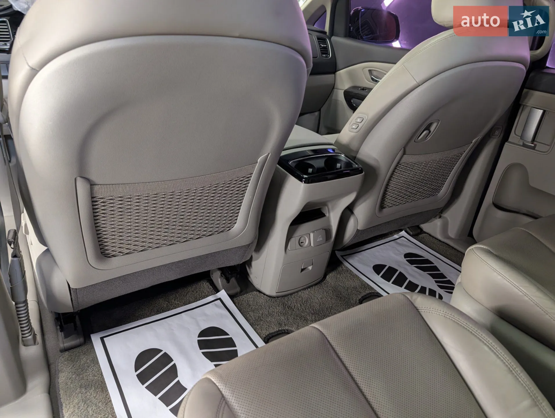 2017 Kia Carnival - мініатюра 33