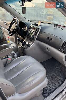 Мінівен Kia Carnival 2008 в Ізюмі