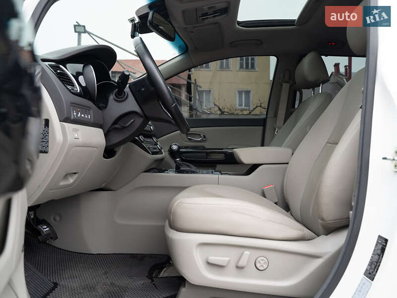 Мінівен Kia Carnival 2014 в Одесі