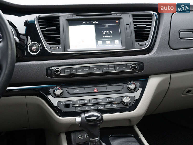 Мінівен Kia Carnival 2014 в Одесі