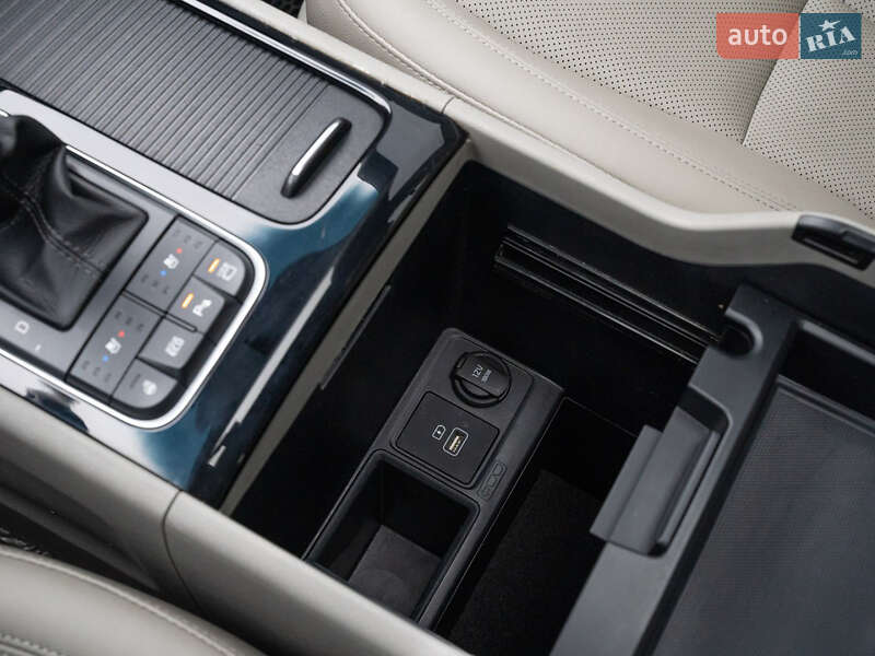 Мінівен Kia Carnival 2014 в Одесі