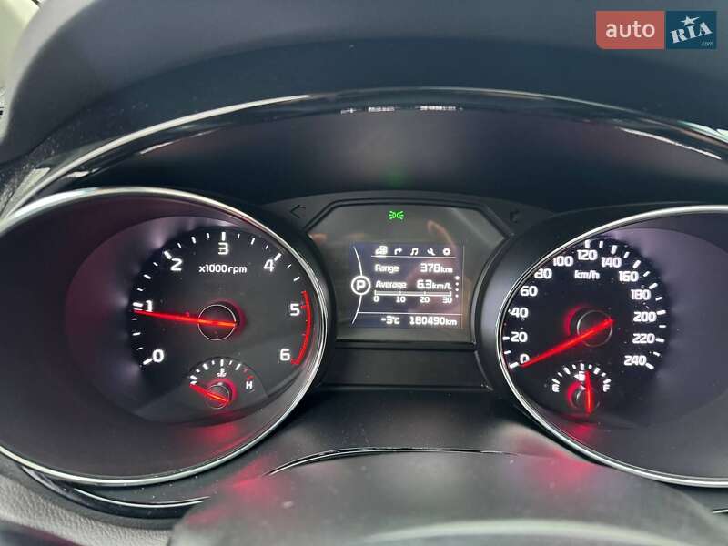 Минивэн Kia Carnival 2016 в Киеве