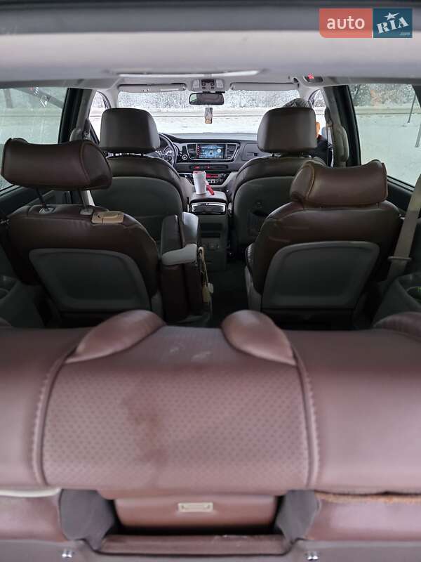 Минивэн Kia Carnival 2014 в Тячеве фото 9 Минивэн Kia Carnival 2014 в Тячеве