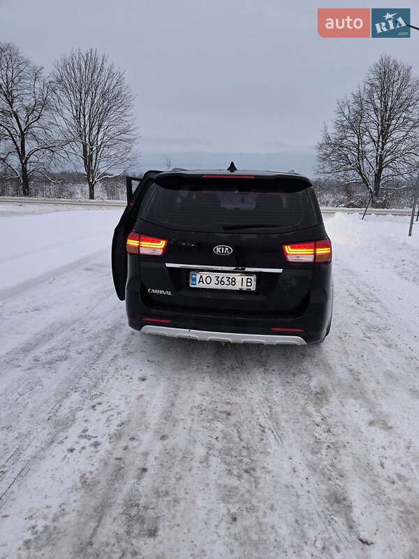 Минивэн Kia Carnival 2014 в Тячеве фото 4 Минивэн Kia Carnival 2014 в Тячеве