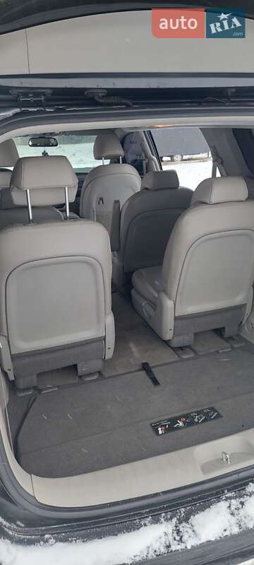 Минивэн Kia Carnival 2014 в Полтаве