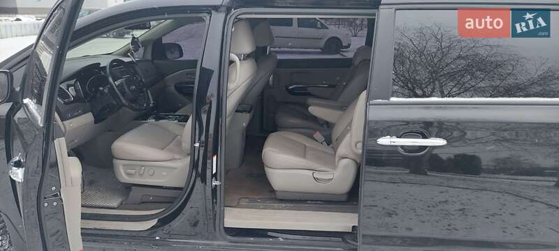 Минивэн Kia Carnival 2014 в Полтаве