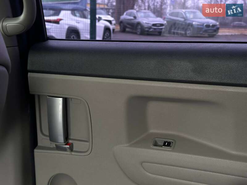 Минивэн Kia Carnival 2017 в Одессе фото 17 Минивэн Kia Carnival 2017 в Одессе