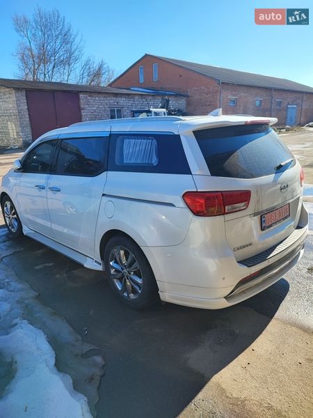 Минивэн Kia Carnival 2014 в Калиновке