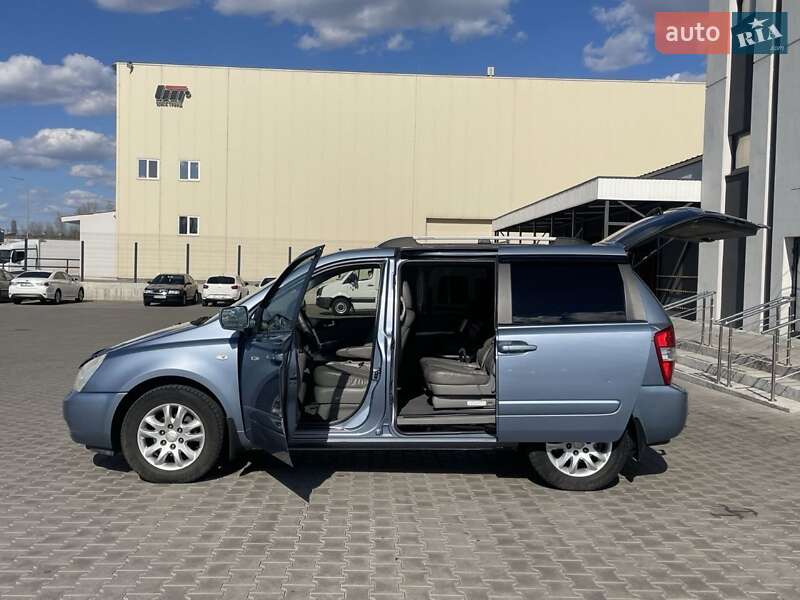 Мінівен Kia Carnival 2006 в Києві
