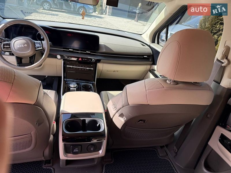 Минивэн Kia Carnival 2023 в Тернополе