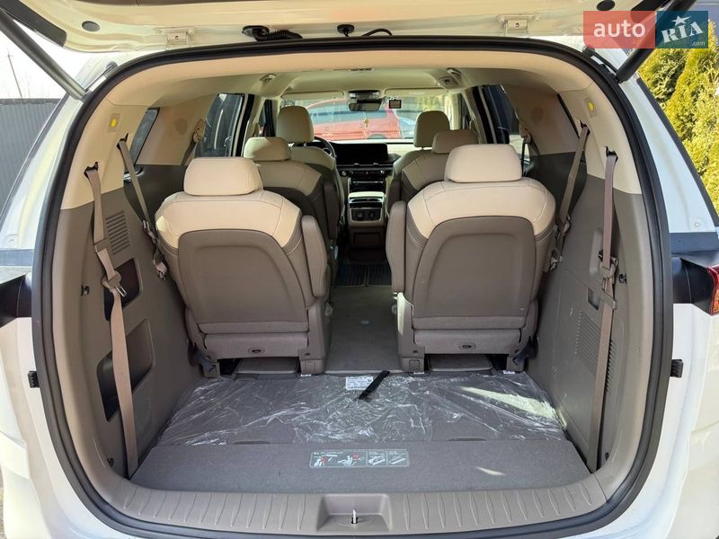 Минивэн Kia Carnival 2023 в Тернополе