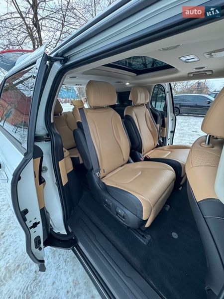 Минивэн Kia Carnival 2023 в Бердичеве