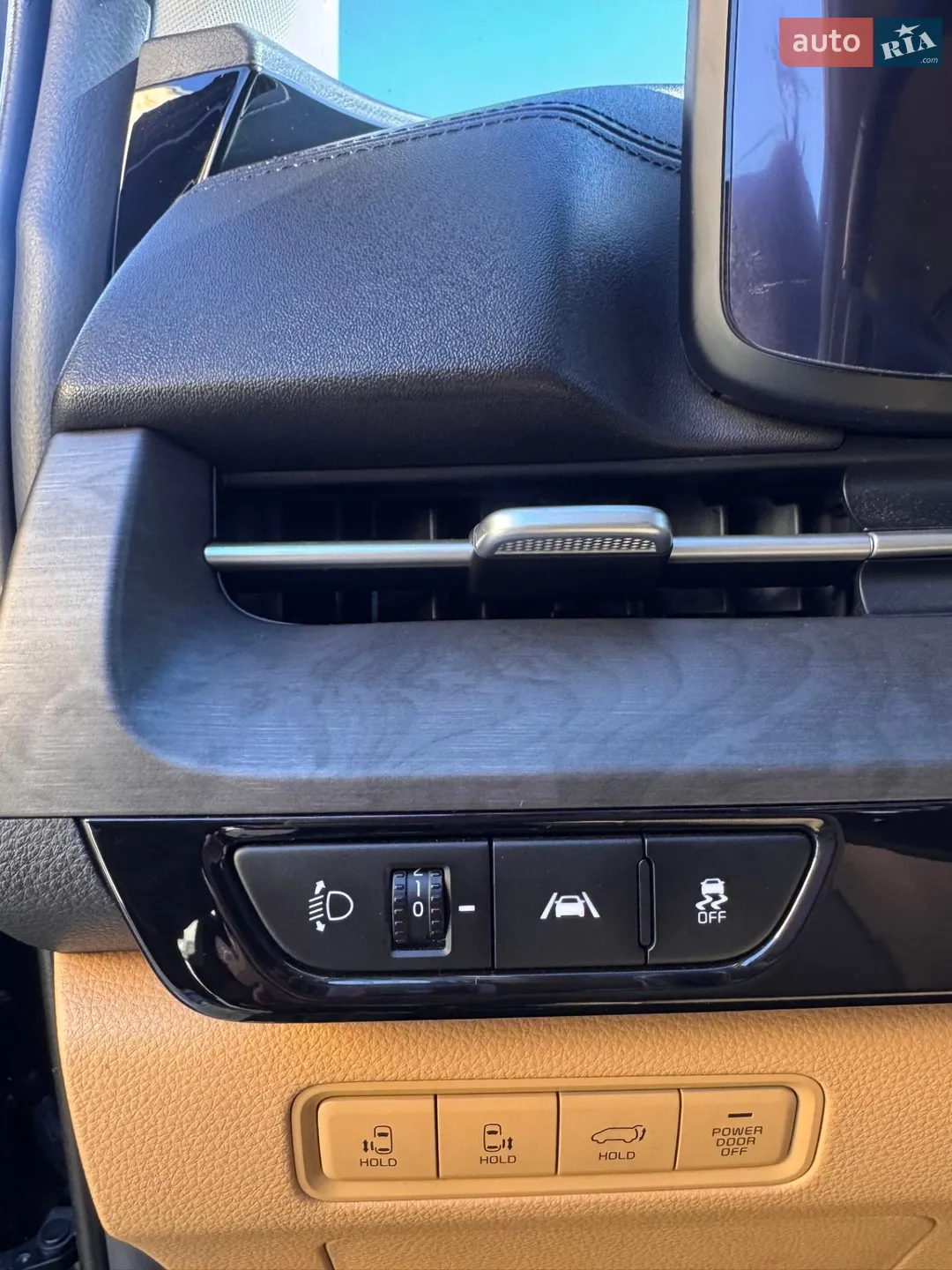 2020 Kia Carnival - мініатюра 18