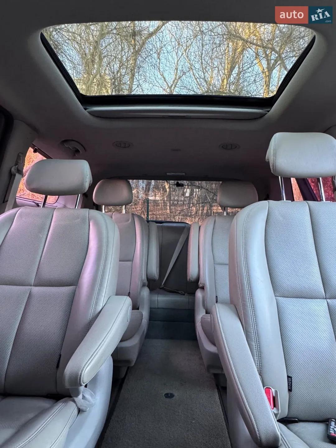 2015 Kia Carnival - мініатюра 25