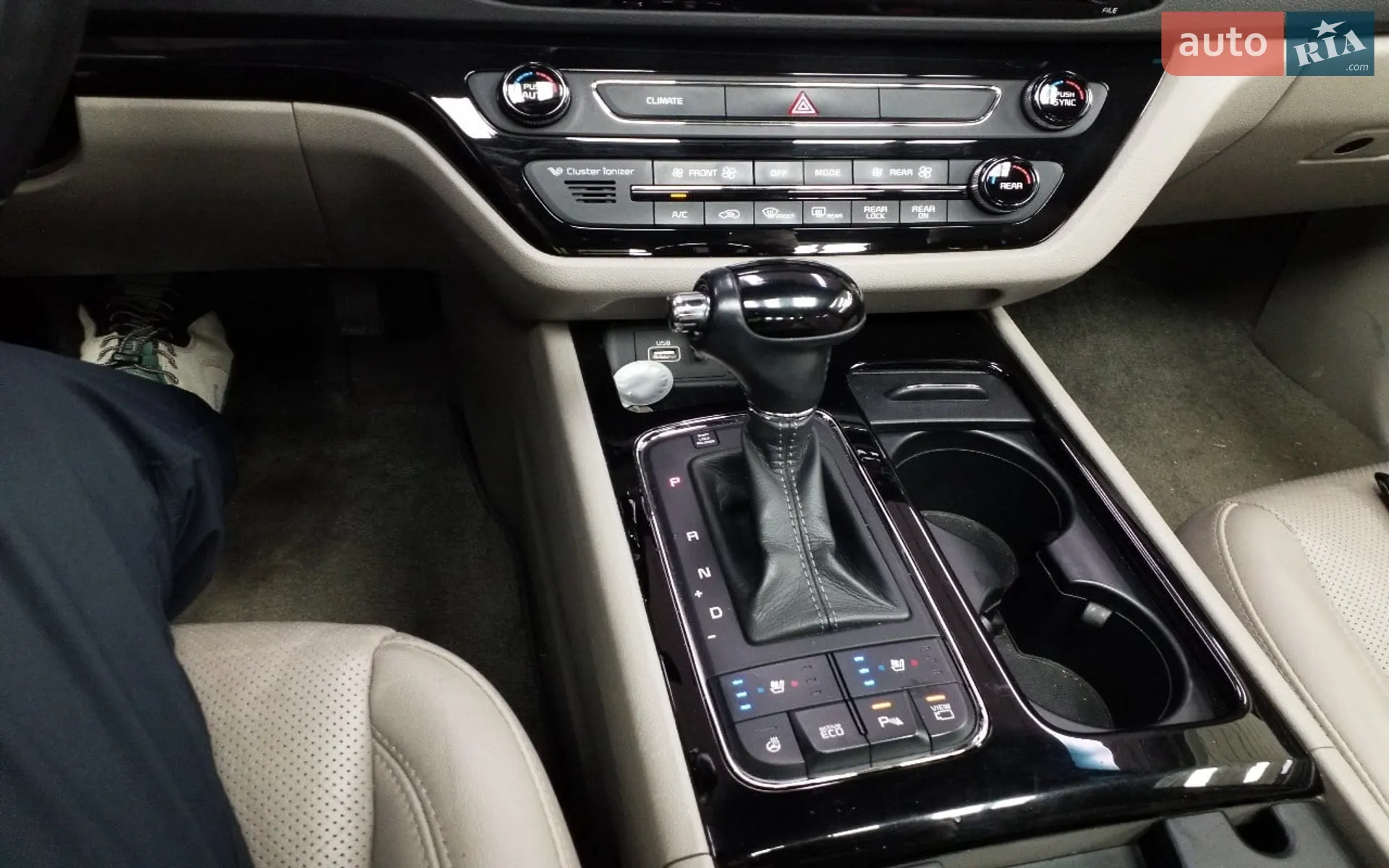 2015 Kia Carnival - мініатюра 33
