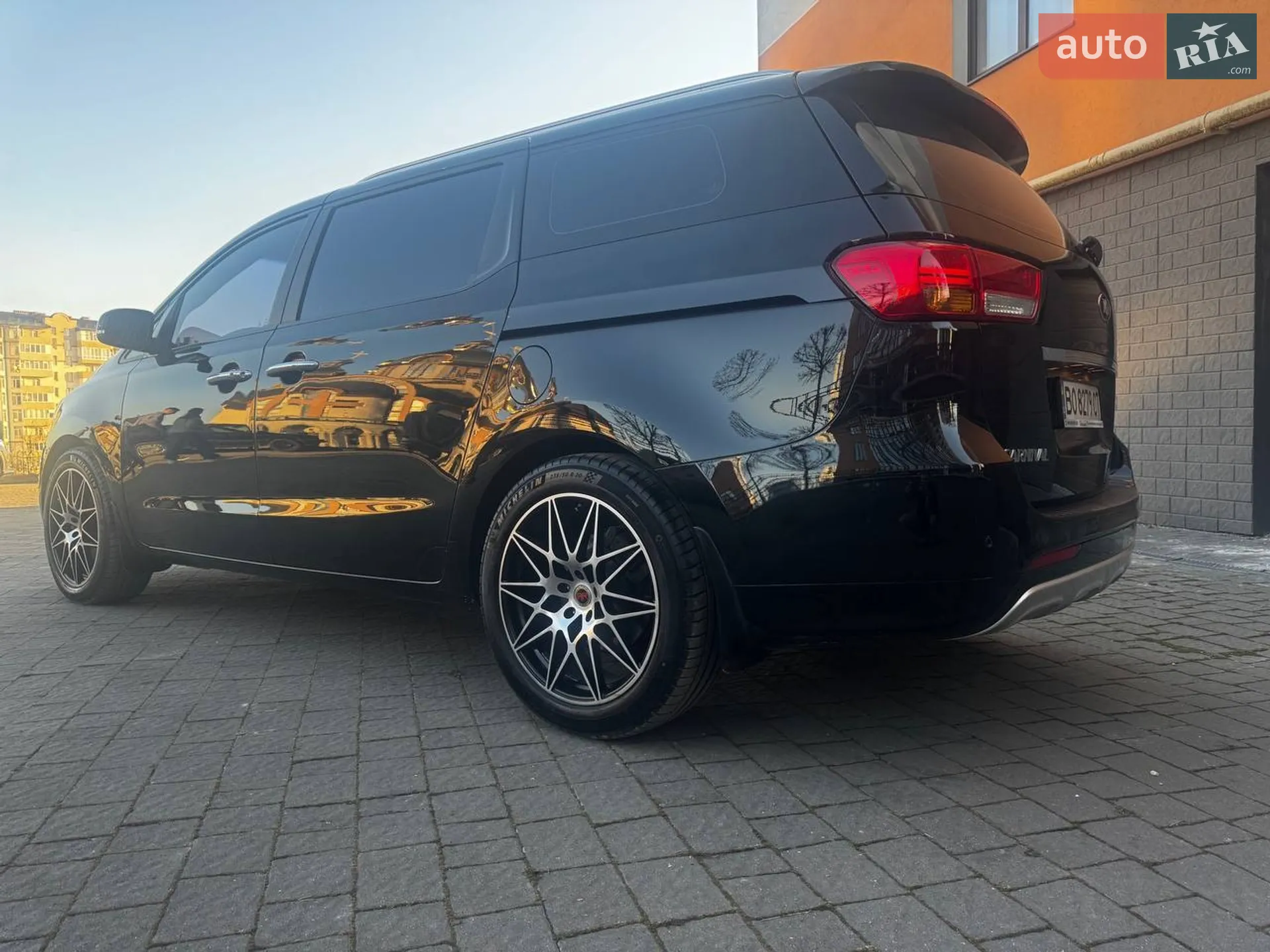 2015 Kia Carnival - мініатюра 2