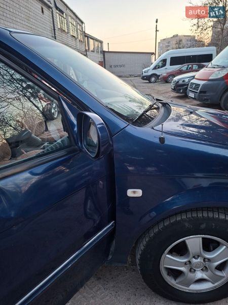 Мінівен Kia Carnival 2004 в Львові