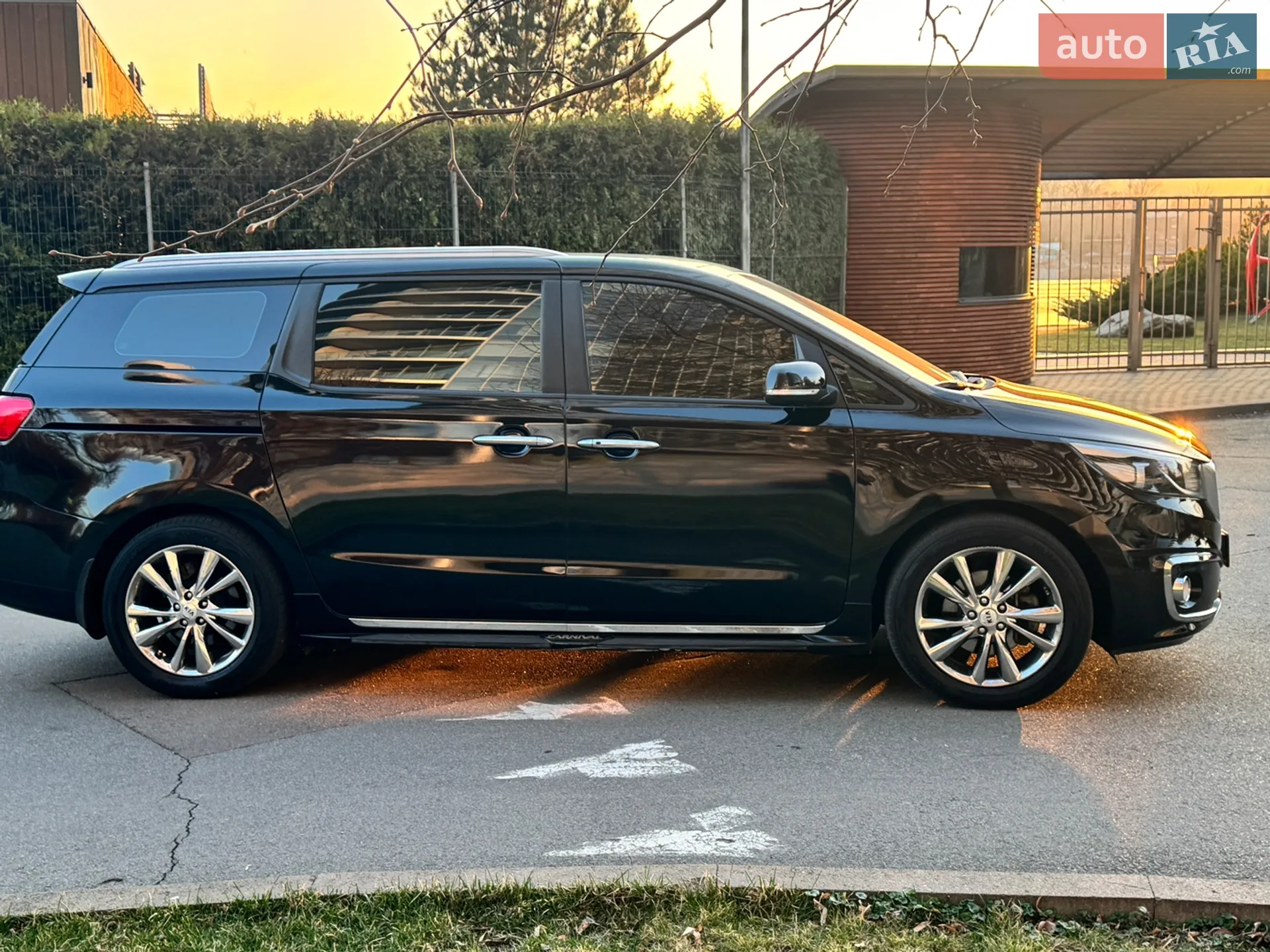 2018 Kia Carnival - мініатюра 4