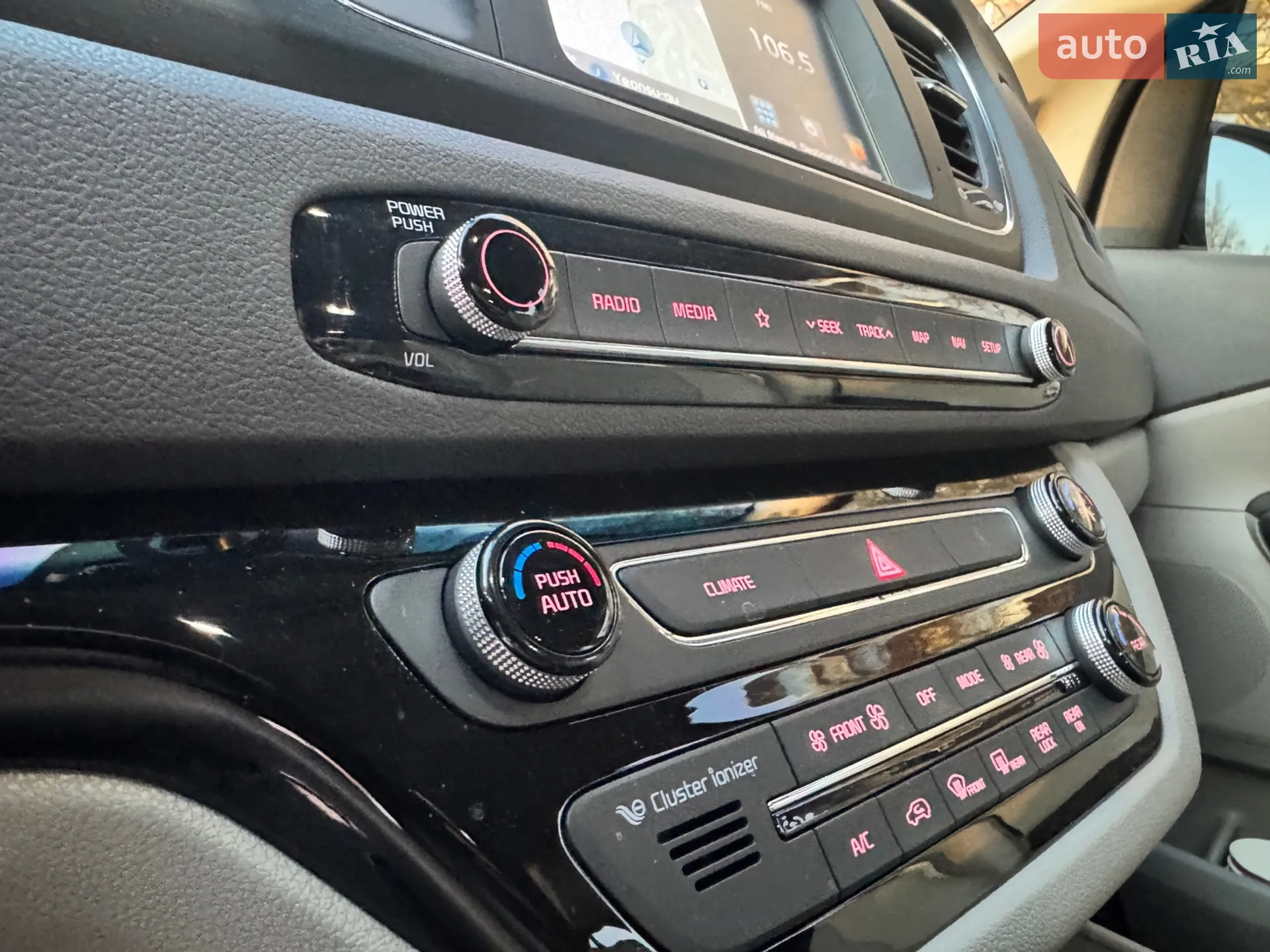 2018 Kia Carnival - мініатюра 16