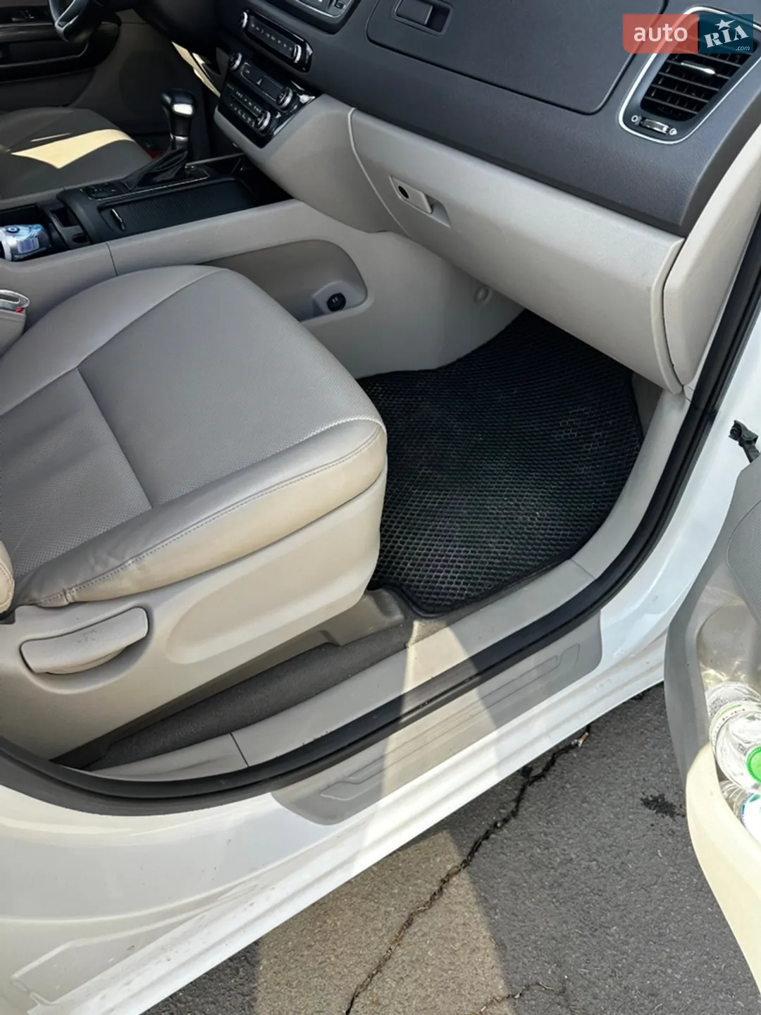 2017 Kia Carnival - мініатюра 10