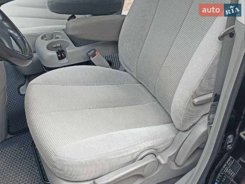 Минивэн Kia Carnival 2007 в Шостке