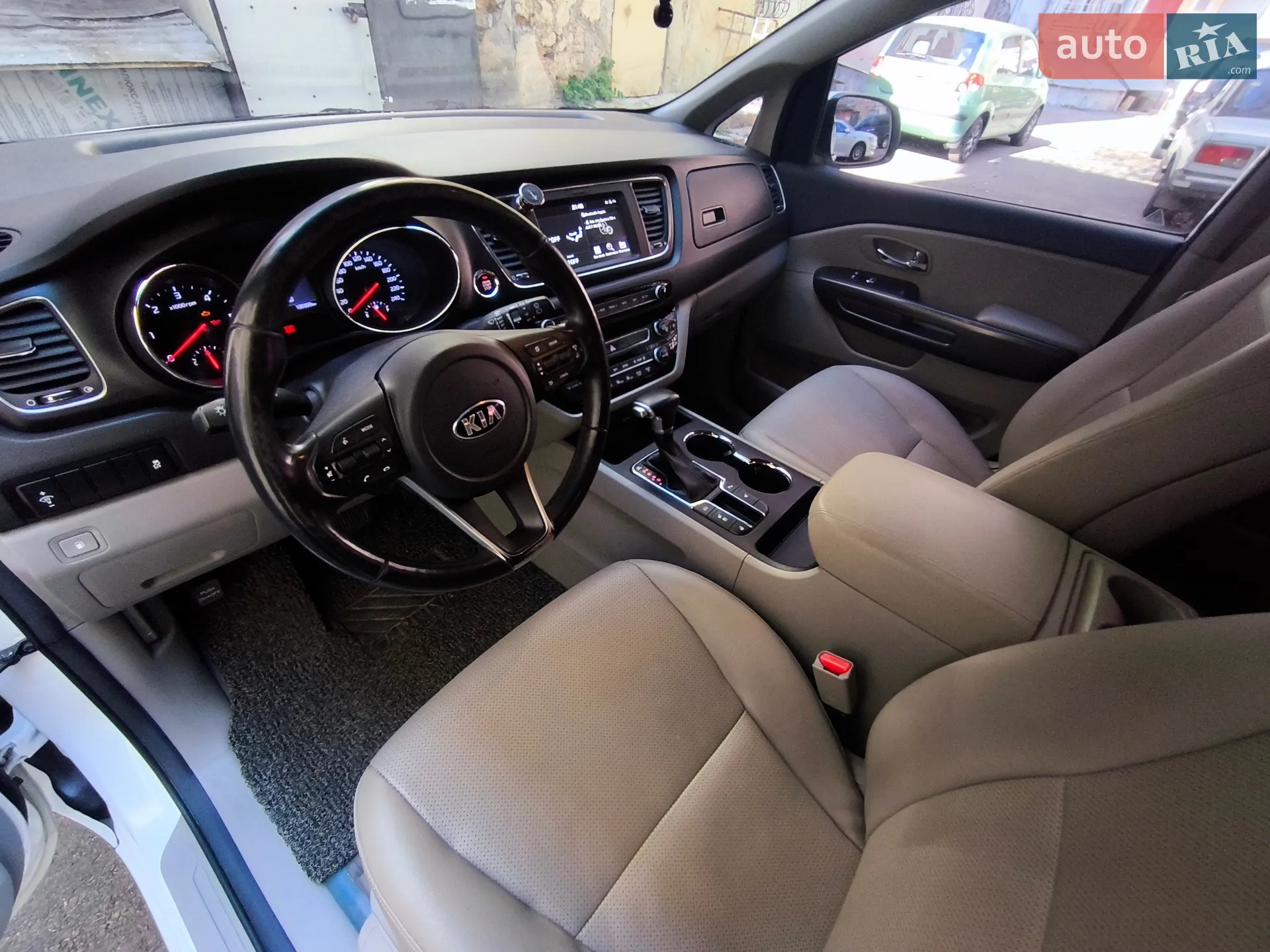 2018 Kia Carnival - мініатюра 13