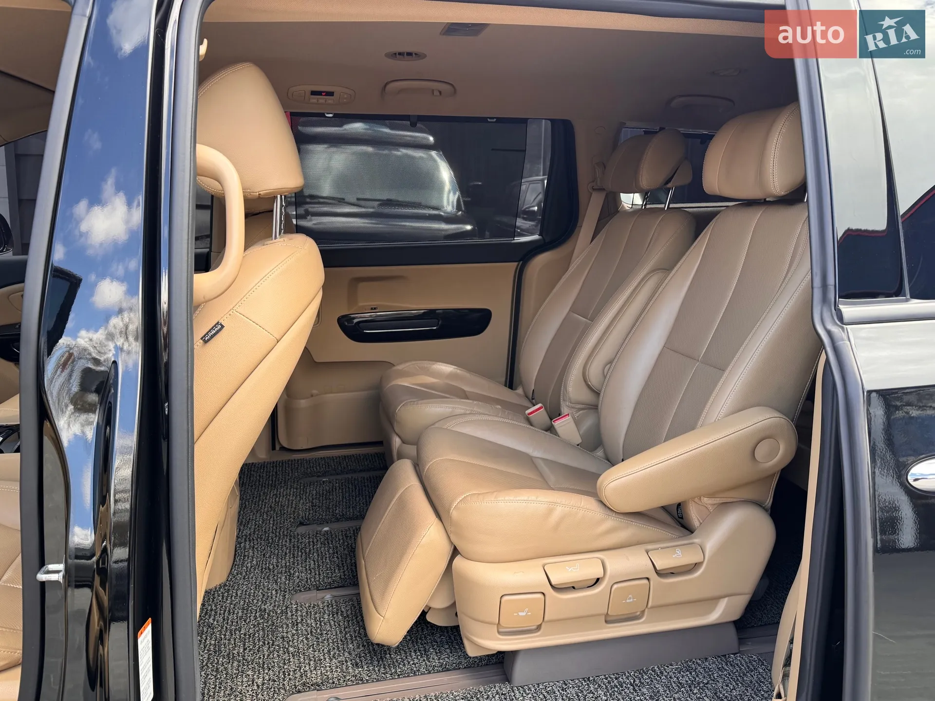 2017 Kia Carnival - мініатюра 11