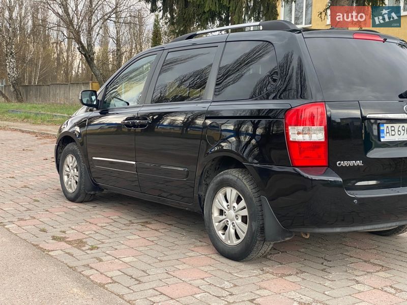 Мінівен Kia Carnival 2012 в Коростені